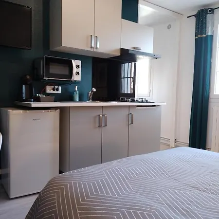 Et D'hotes Les Nuits De Gesnes Bed & Breakfast