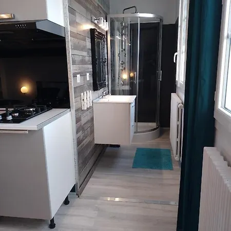 Et D'hotes Les Nuits De Gesnes Bed & Breakfast