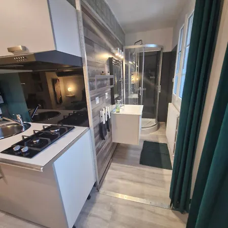 Et D'hotes Les Nuits De Gesnes فندق مبيت وإفطار 3*