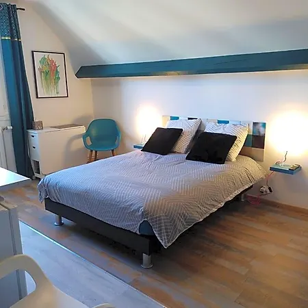 Et D'hotes Les Nuits De Gesnes Bed & Breakfast 3*