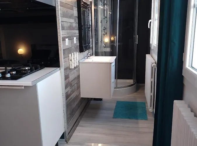 Et D'hotes Les Nuits De Gesnes Bed & Breakfast