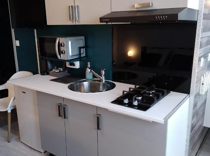 Et D'hotes Les Nuits De Gesnes Bed & Breakfast