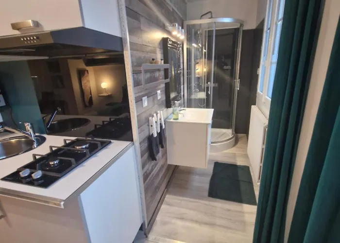 Et D'hotes Les Nuits De Gesnes Bed & Breakfast 3*